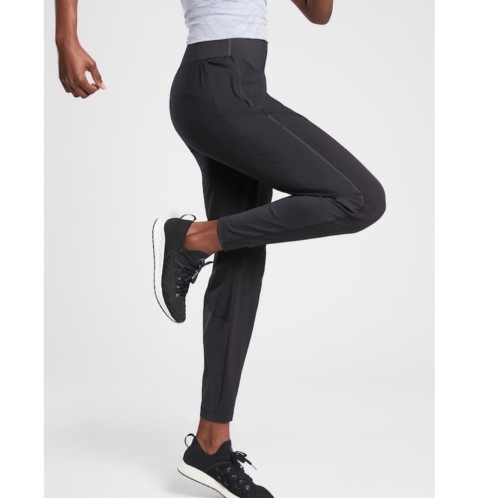 Athleta Run With It Pant Black bb.